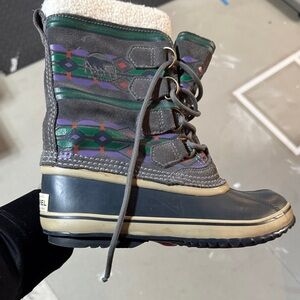 Sorel Gray and Green Patterned Winter Boots